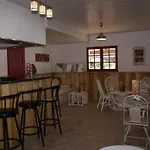 Mobil-home Avec Terrasse Et Salon De Jardin - Api-1-52-502 * Massillargues-Attuech