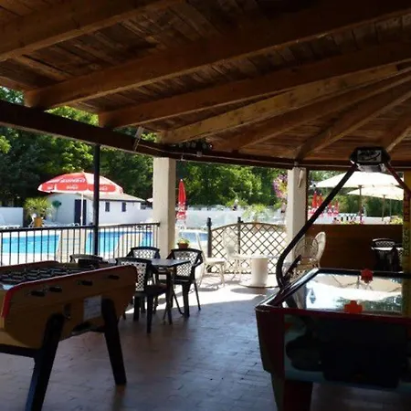 مكان تخييم Mobil-home Avec Terrasse Et Salon De Jardin - Api-1-52-502