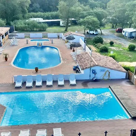 Mobil-home Avec Terrasse Et Salon De Jardin - Api-1-52-502 Massillargues-Attuech