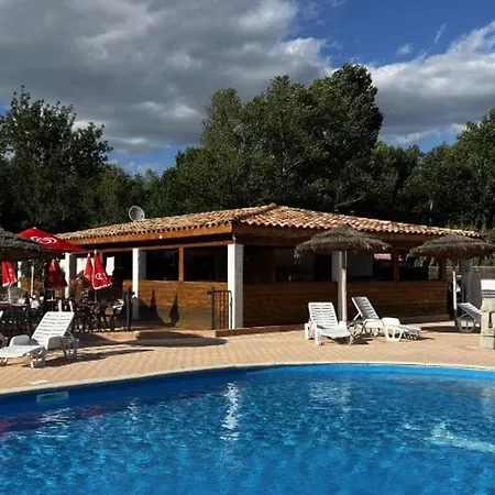 Mobil-home Avec Terrasse Et Salon De Jardin - Api-1-52-502